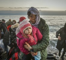 “Se fosse tuo figlio”: la straziante poesia sui bambini migranti morti in mare