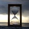“La sabbia del tempo” di Gabriele D'Annunzio: la clessidra della vita in poesia