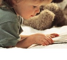 Libri e bambini: leggere su schermo inibisce la lettura