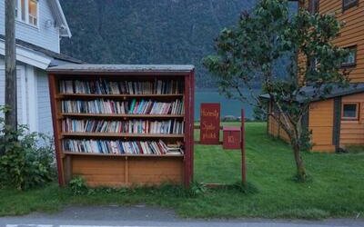 Il paradiso dei lettori esiste: a Mundal 280 abitanti vivono immersi tra i libri