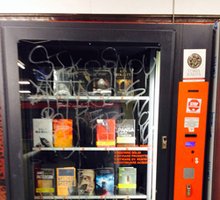 Distributore automatico di libri: in vendita il cibo per la mente