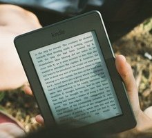 Kindle 2019, il nuovo e-reader con regolazione luce: caratteristiche e novità