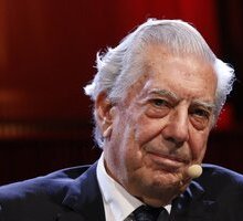 È morto Mario Vargas Llosa, premio Nobel controverso: 3 romanzi da leggere