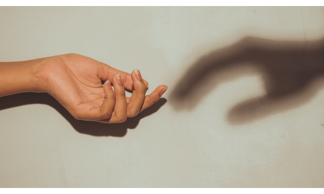 "Tra due ombre" di Luigi Pirandello: la novella sull'irrecuperabilità del tempo