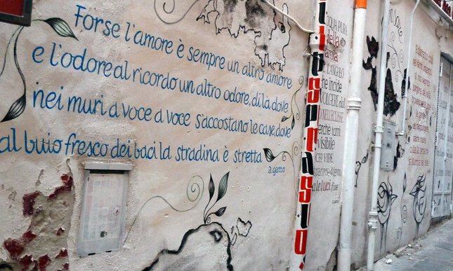 Muri di Versi a Bologna, il festival della socialità poetica scende nelle strade