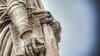 Apostrofe: significato ed esempi della figura retorica
