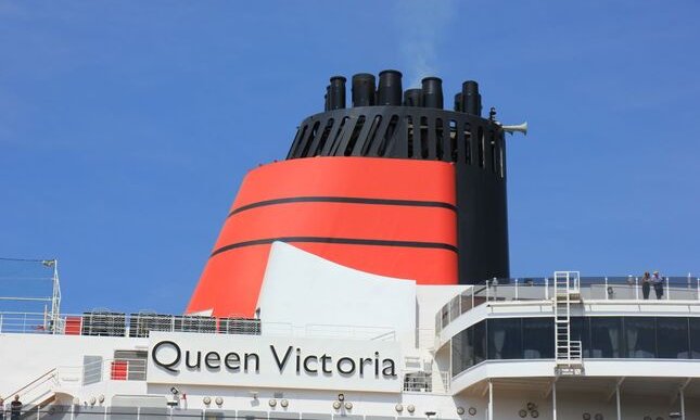 La biblioteca galleggiante della Queen Victoria: una nave da crociera di libri