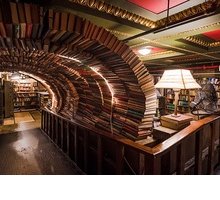The Last Bookstore: la libreria nel caveau di una banca. Ecco le immagini