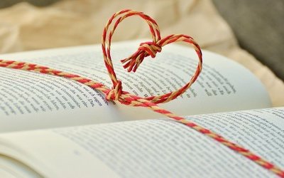Le poesie d'amore più belle di sempre: le parole degli scrittori per San Valentino