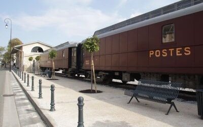 La Caverne aux Livres: in Francia un treno in disuso trasformato in libreria
