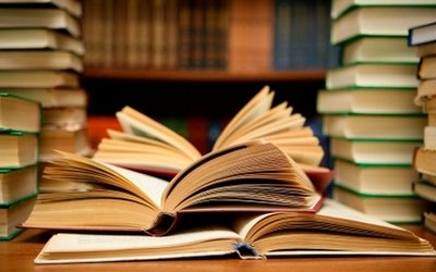5 lavori perfetti per gli amanti dei libri