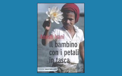 Il bambino con i petali in tasca