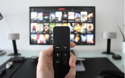 Netflix, catalogo aprile 2020: ecco serie tv e film tratti dai libri