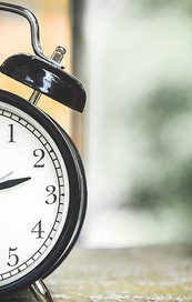 Chiedere e dire l'ora in inglese: come si scrive ed esempi