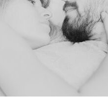 “Per il mio cuore basta il tuo petto”, una stupenda poesia d'amore di Pablo Neruda