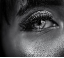  “I tuoi occhi” di Nazim Hikmet: un canto d'amore e di esilio