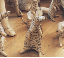 Le sculture di carta di Suzanne Breakwell: da libri usati ad animali di carta