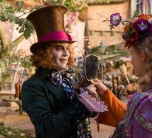 Alice attraverso lo specchio: trama del film in onda stasera su Italia 1