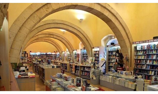Una petizione per salvare la storica libreria dei Sette di Orvieto