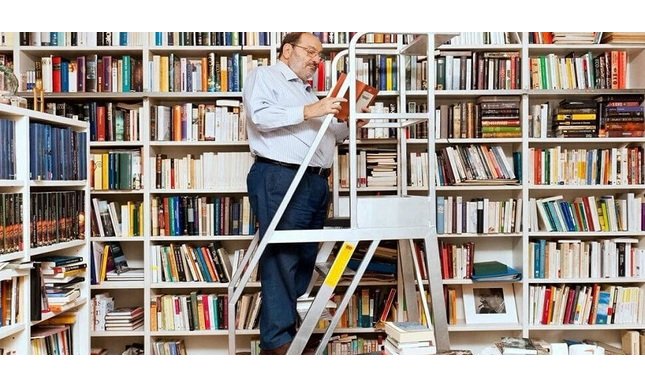 Bologna: nascerà la biblioteca dedicata a Umberto Eco? I suoi libri ancora soggetti a vincolo
