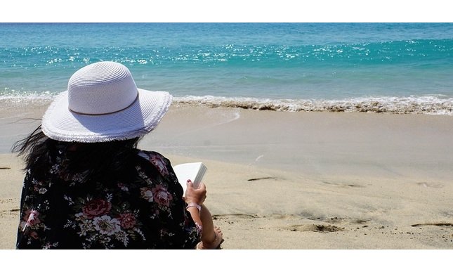 Consigli di lettura: due libri per un weekend al mare