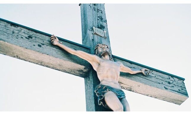 I.N.R.I.: cosa significa la scritta sulla Croce?