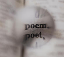 Il poeta nella modernità: riflessioni, definizioni ed esempi celebri
