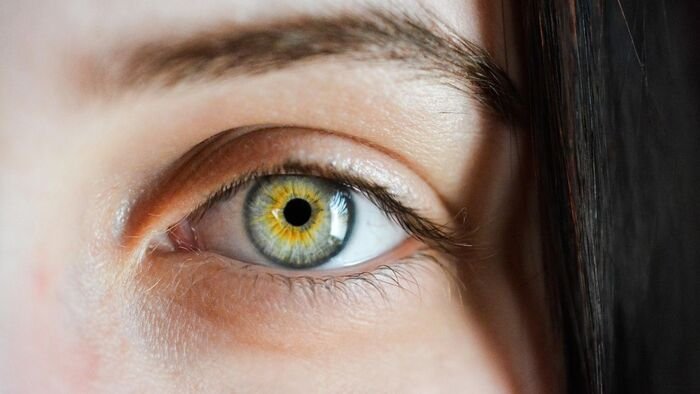 Amore al primo sguardo: Dickens e la moda dei lover's eyes
