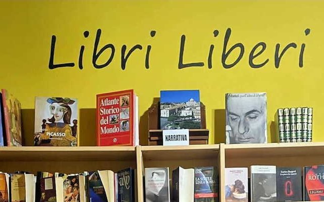 “Libri Liberi”: la libreria gratuita che sta combattendo lo spopolamento un libro alla volta