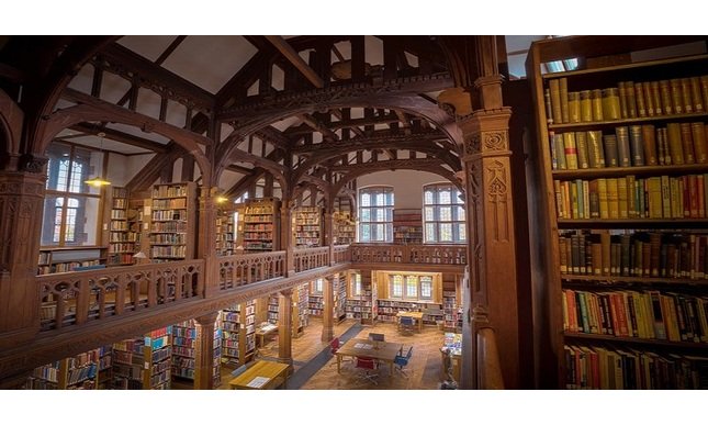 Dormire in biblioteca si può: ecco la biblioteca di Gladstone