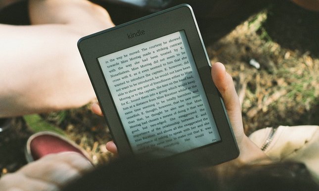 Kindle 2019, il nuovo e-reader con regolazione luce: caratteristiche e novità