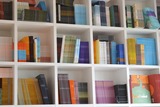 Come ordinare i volumi nella libreria di casa?