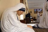“La peggiore malattia”: il male della società moderna secondo Madre Teresa di Calcutta
