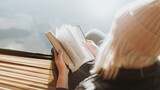 Rileggere i romanzi di Delly in montagna