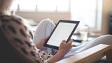 Ebook vs libro cartaceo: quando il supporto cambia la modalità di lettura