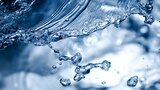 “L'acqua la insegna la sete”: testo e analisi della poesia di Emily Dickinson