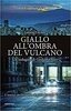 Copertina del libro Giallo all'ombra del vulcano 